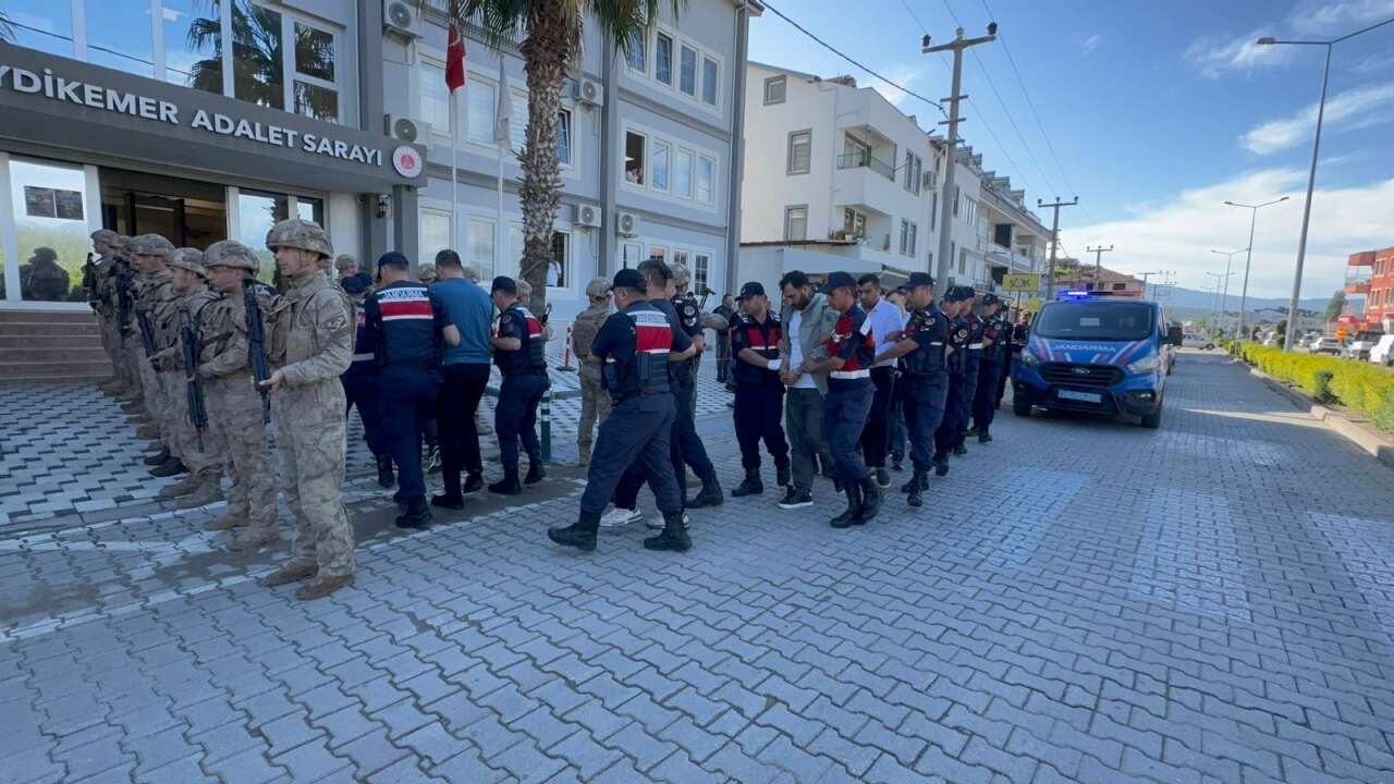 Muğla'da Daltonlar Çetesine Jandarma'dan Dev Operasyon: 12 Şüpheli Adliyede 7